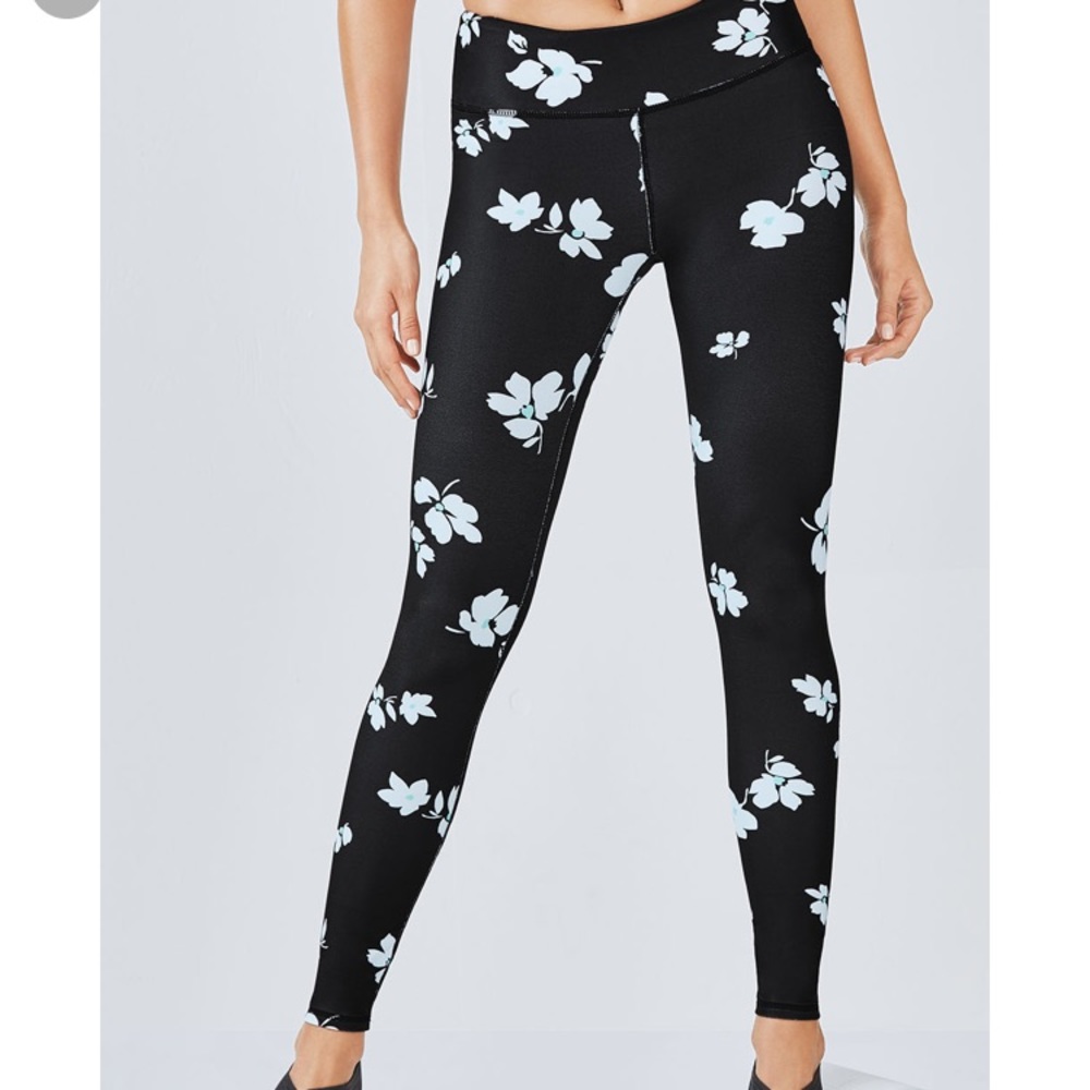 NWT SALAR LEGGINGS - fabletics